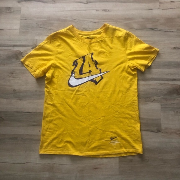 Nike LA Lakers Basketball Men's Yellow Tee with Graphic Logo - Picture 5 of 9